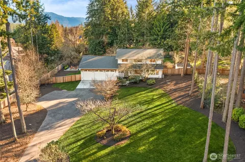 23039 SE 37th St, Sammamish, WA 98075