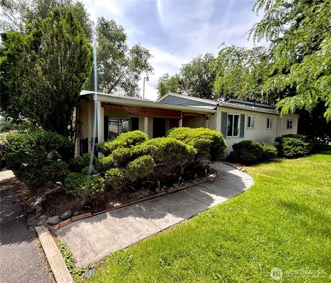 4477 Wenatchee Dr NE, Moses Lake, WA 98837