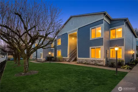11905 93rd Ave NE #A104, Kirkland, WA 98034