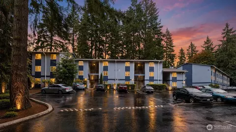 14020 Juanita Dr NE #B3, Kirkland, WA 98034