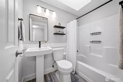 Bath - 2413 98th St SE, Everett, WA 98208 photo 3 of 4