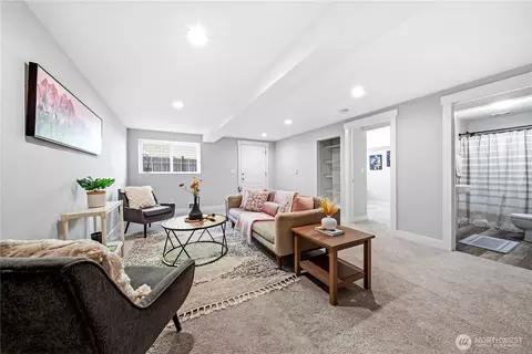 Living - 2413 98th St SE, Everett, WA 98208 photo 2 of 2