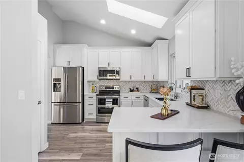 Kitchen - 2413 98th St SE, Everett, WA 98208 photo 2 of 3