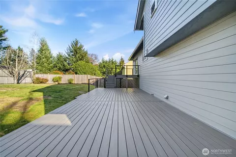 Exterior - 2413 98th St SE, Everett, WA 98208 photo 3 of 5