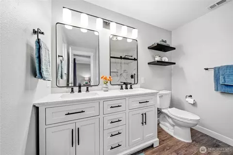 Bath - 2413 98th St SE, Everett, WA 98208 photo 1 of 4