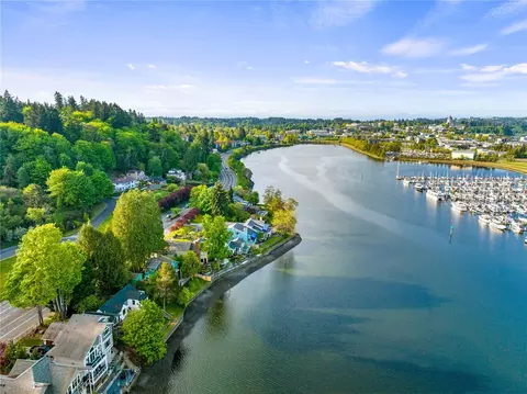 1333 E Bay Dr NE, Olympia, WA 98506