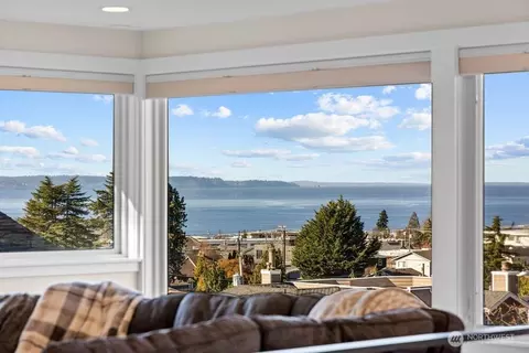 View/Area - 712 Alder St, Edmonds, WA 98020 photo 2 of 6
