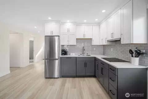 Kitchen - 712 Alder St, Edmonds, WA 98020 photo 5 of 5
