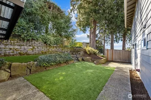 Exterior - 712 Alder St, Edmonds, WA 98020 photo 3 of 3