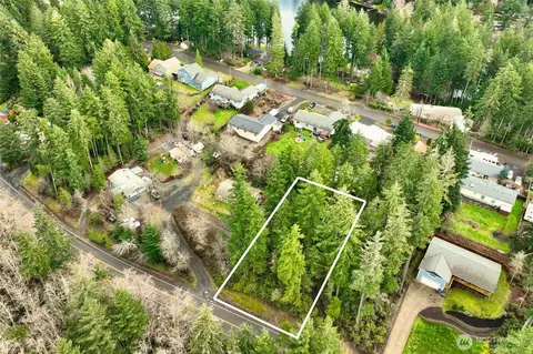 5011 E Rasor Rd, Belfair, WA 98528