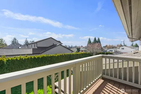 Exterior - 2370 Mchugh Ave, Enumclaw, WA 98022 photo 4 of 12