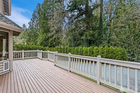 Exterior - 18632 29th Ave SE, Bothell, WA 98012 photo 2 of 8
