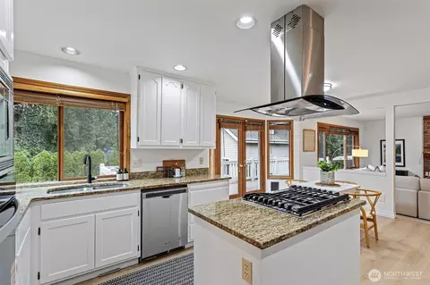 Kitchen - 18632 29th Ave SE, Bothell, WA 98012 photo 1 of 4