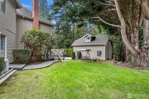 Exterior - 18632 29th Ave SE, Bothell, WA 98012 photo 3 of 8