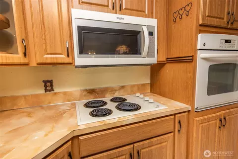 Kitchen - 10 Percy Ln, Sequim, WA 98382 photo 3 of 6