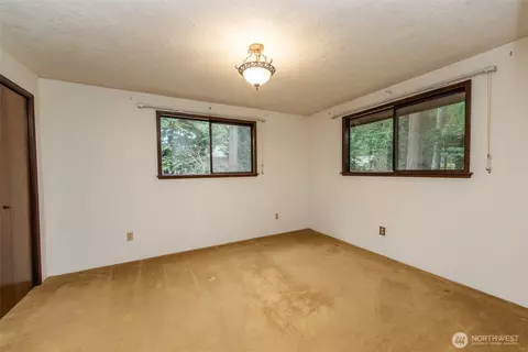 Bedroom - 10 Percy Ln, Sequim, WA 98382 photo 3 of 4