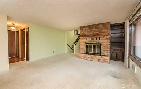 Living - 10 Percy Ln, Sequim, WA 98382 photo 5 of 6