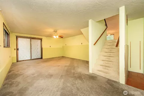 Living - 10 Percy Ln, Sequim, WA 98382 photo 6 of 6