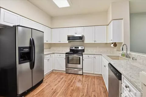 Kitchen - 107 164th St SE #2-103, Bothell, WA 98012 photo 1 of 3