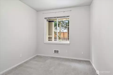 Bedroom - 107 164th St SE #2-103, Bothell, WA 98012 photo 2 of 5