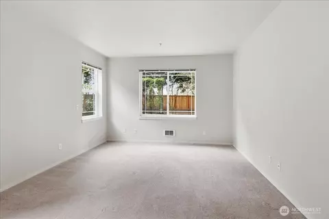 Living - 107 164th St SE #2-103, Bothell, WA 98012 photo 3 of 3