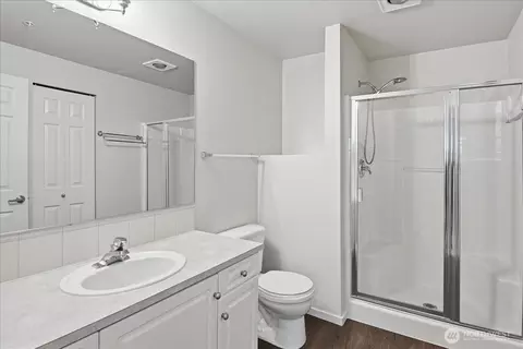 Bath - 107 164th St SE #2-103, Bothell, WA 98012 photo 1 of 2