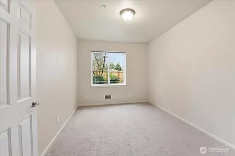 Bedroom - 107 164th St SE #2-103, Bothell, WA 98012 photo 1 of 5