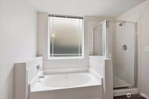 Bath - 107 164th St SE #2-103, Bothell, WA 98012 photo 2 of 2