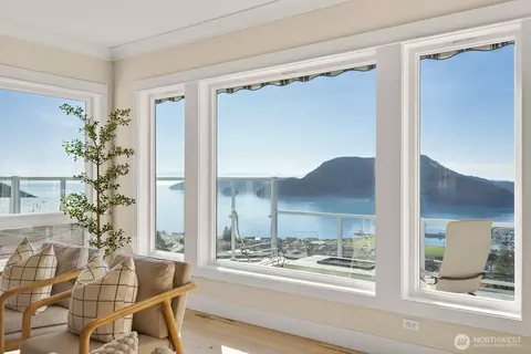2402 Highland Dr, Anacortes, WA 98221