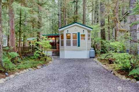300 Schinn Canyon Dr, Deming, WA 98244