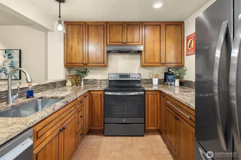 Kitchen - 15600 116th Ave NE #C3, Bothell, WA 98011 photo 1 of 3