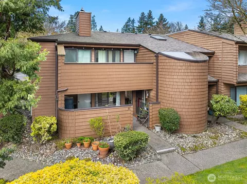 11510 NE 128th St #8, Kirkland, WA 98034