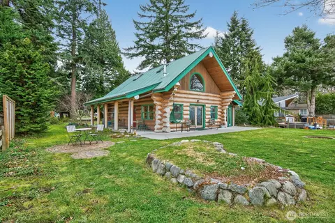 2945 Janet Ave, Camano Island, WA 98282