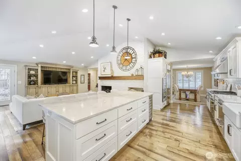 Kitchen - 1924 142nd St SE, Mill Creek, WA 98012 photo 4 of 5