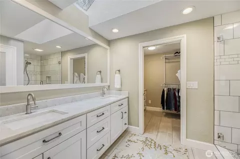 Bath - 1924 142nd St SE, Mill Creek, WA 98012 photo 1 of 3