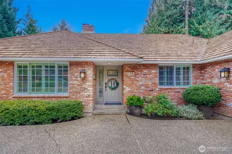Exterior - 1924 142nd St SE, Mill Creek, WA 98012 photo 2 of 6