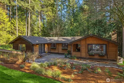 10750 N Madison Ave NE, Bainbridge Island, WA 98110