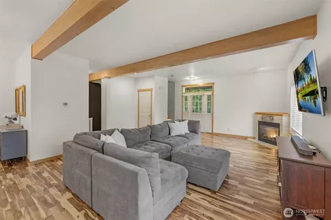 6604 198th Pl SW, Lynnwood, WA 98036