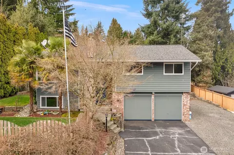 19332 53rd Ave NE, Lake Forest Park, WA 98155