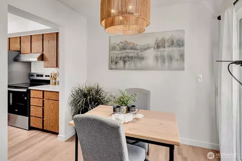Dining - 9517 NE 180th St #B203, Bothell, WA 98011 photo 2 of 3