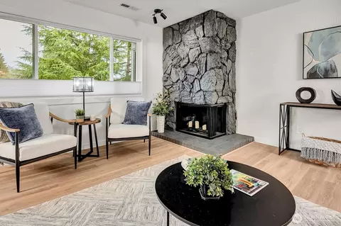 Living - 9517 NE 180th St #B203, Bothell, WA 98011 photo 5 of 5