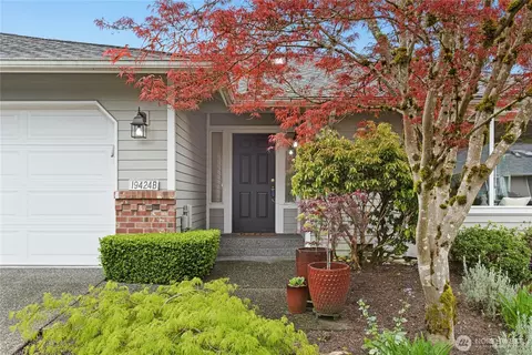 Exterior - 19424 2nd Dr SE #B, Bothell, WA 98012 photo 3 of 14