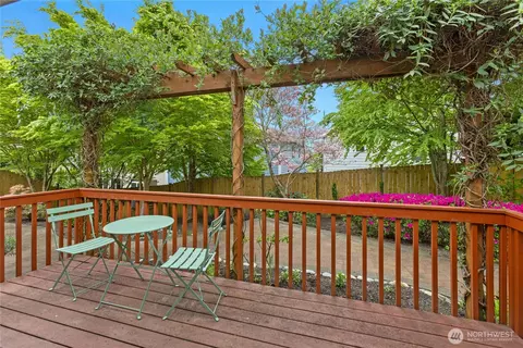 Exterior - 19424 2nd Dr SE #B, Bothell, WA 98012 photo 5 of 14