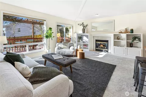 Living - 19424 2nd Dr SE #B, Bothell, WA 98012 photo 4 of 5