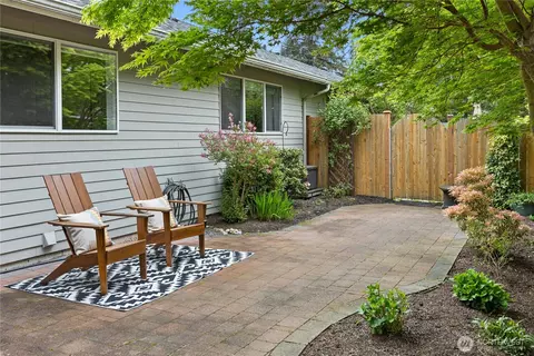 Exterior - 19424 2nd Dr SE #B, Bothell, WA 98012 photo 7 of 14