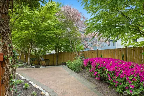 Exterior - 19424 2nd Dr SE #B, Bothell, WA 98012 photo 13 of 14