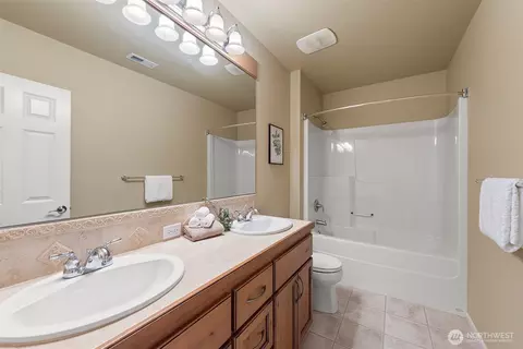 Bath - 14419 3rd Dr SE, Mill Creek, WA 98012 photo 6 of 7