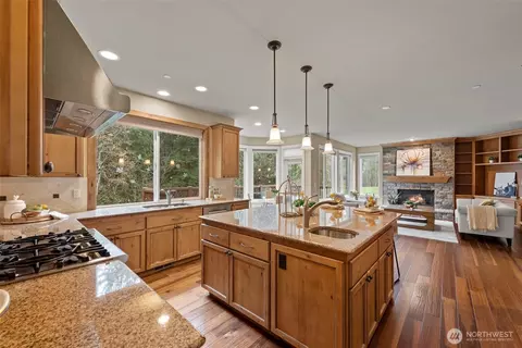 Kitchen - 14419 3rd Dr SE, Mill Creek, WA 98012 photo 2 of 2