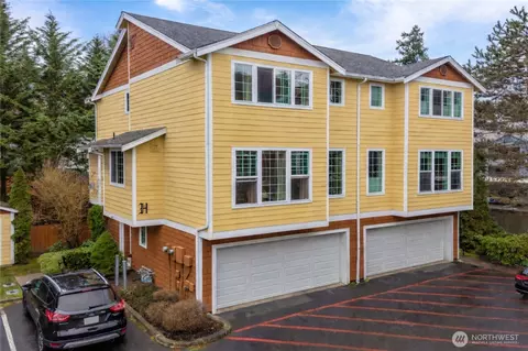 11023 SE 240th St #H1, Kent, WA 98031