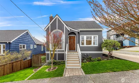 3607 SW Manning St, Seattle, WA 98126